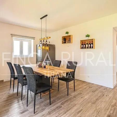 Rural Triana בית כפרי